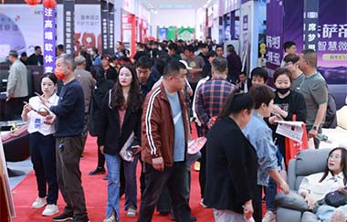 郑州家装展会现场展商云集推出优惠吸引观众